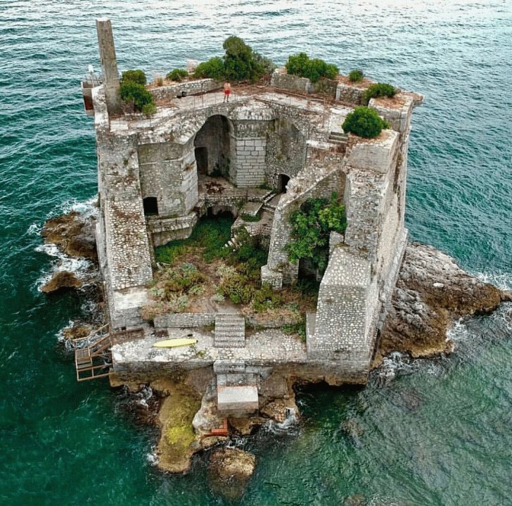 35+ Abandoned Places That Were Reclaimed by Nature. 352380
