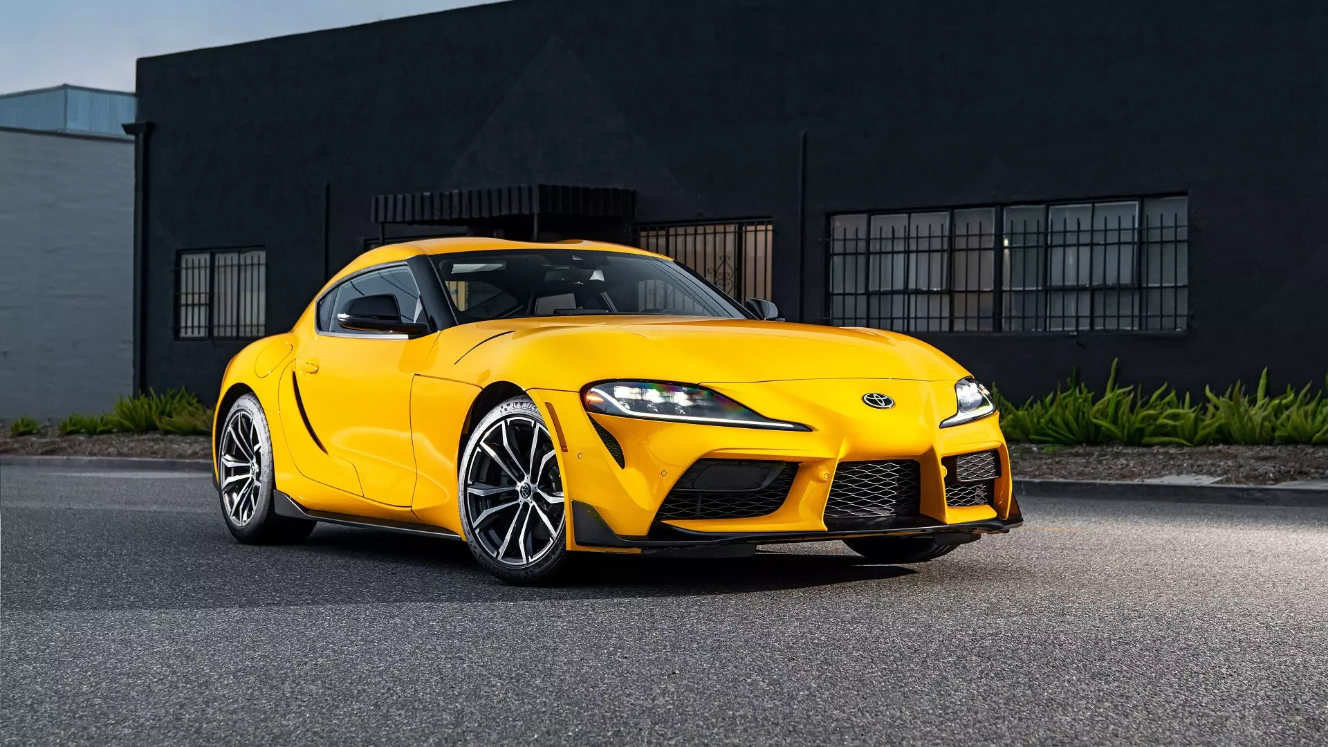 Toyota Supra Review, Interesting Facts, Photos, and Prices. 622053